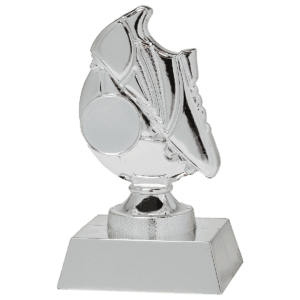 Voetbaltrofee Luuk zilver 12,5 cm kunststof met voetbalschoen en voetbal